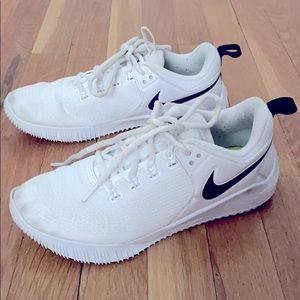 slightly used nike volleyball shoes